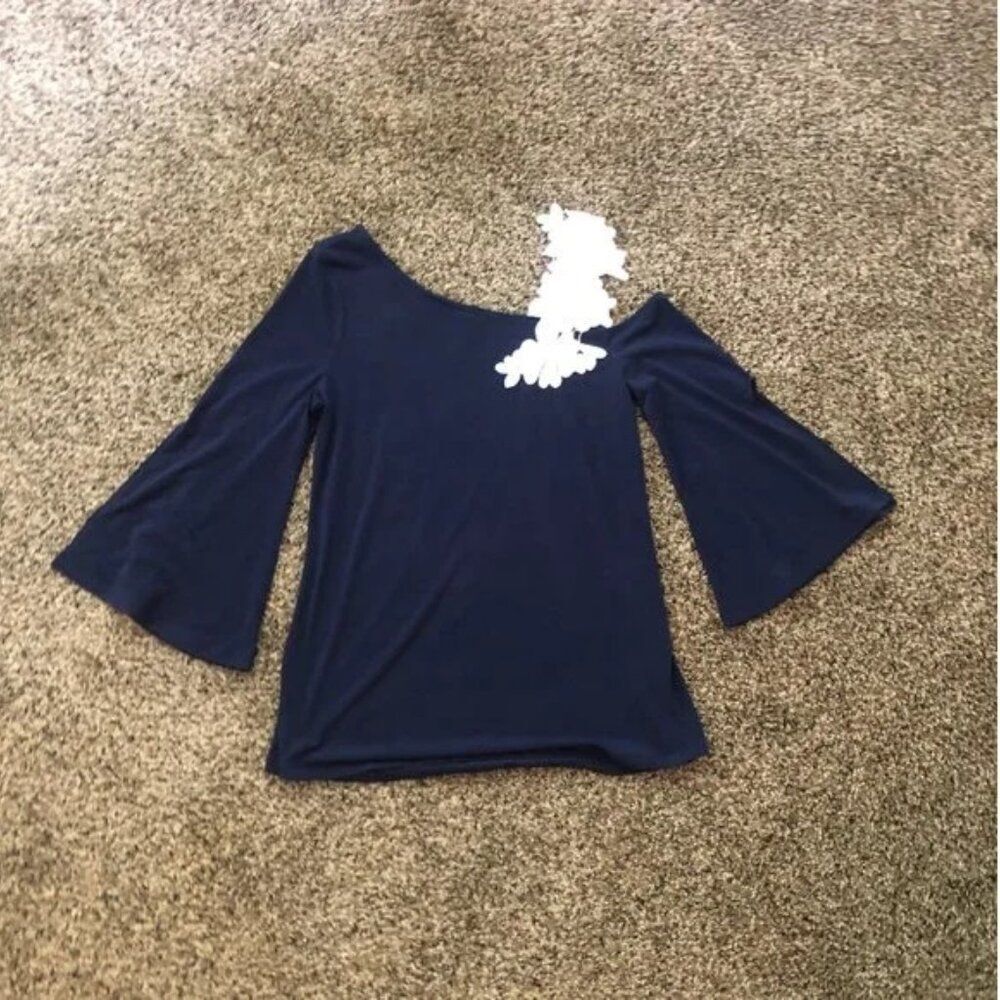 Colleen Lopez One-Shoulder Top with Applique Navy - Picture 2 of 7